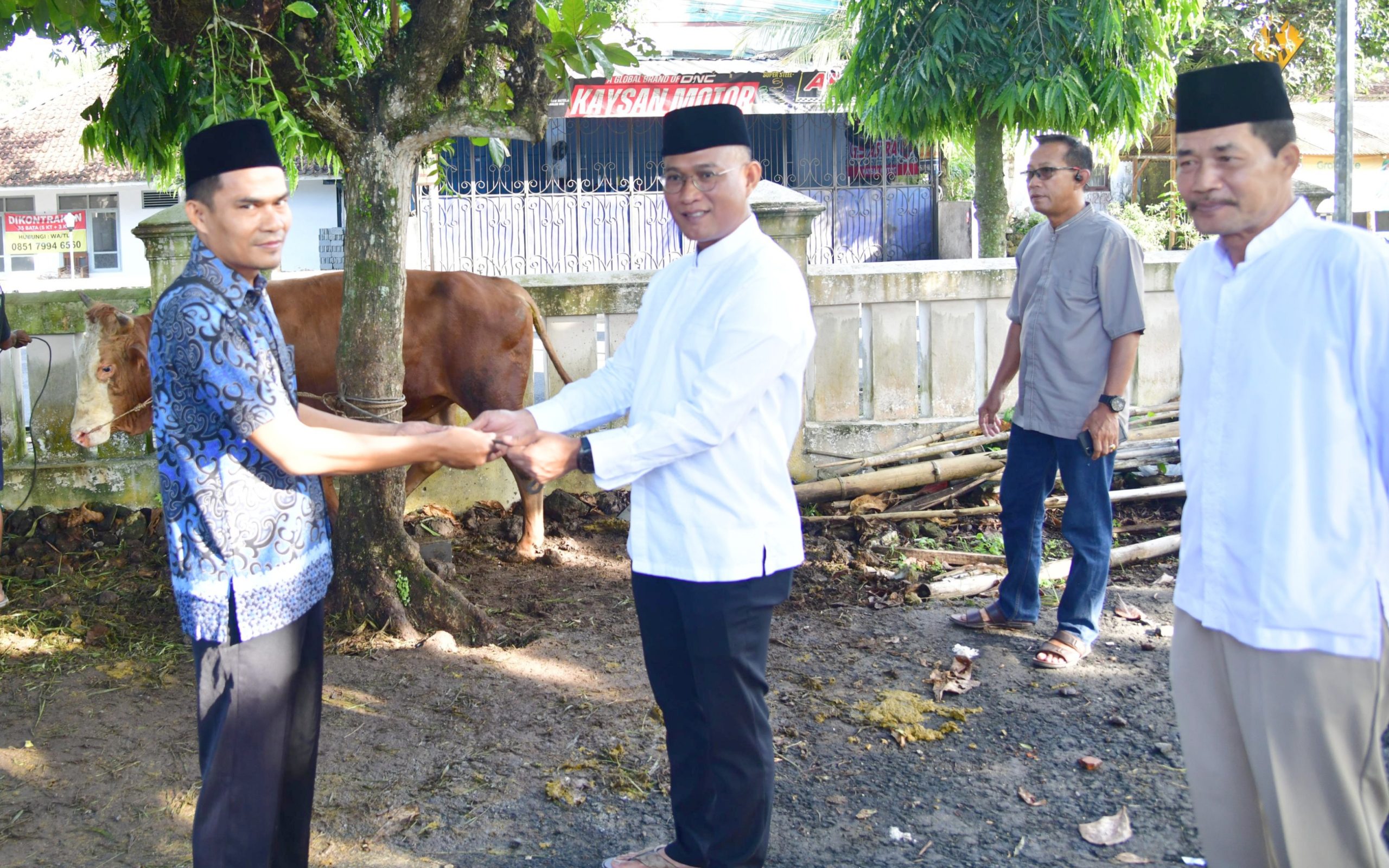 Berqurban di Hari Raya Idul Adha, Polres Pangandaran Salurkan 20 Hewan Qurban untuk Pondok Pesantren dan Masyarakat